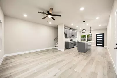 5420 Lynnfield Street #A/B, Houston, TX 77028 - Photo 9