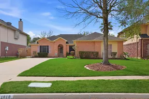 1818 Kemah Oaks Dr, Kemah, TX 77565 - Photo 1