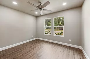 1108 Travis St, Bryan, TX 77803 - Photo 11