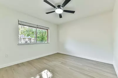 1918 Huntress Lane, Houston, TX 77062 - Photo 19