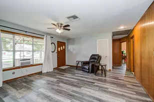 414 Forest St, Columbus, TX 78934 - Photo 13