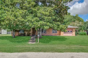 414 Forest St, Columbus, TX 78934 - Photo 1