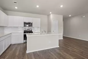 6718 Pebble Blf Ct, Cove, TX 77523 - Photo 5