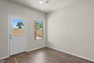6718 Pebble Blf Ct, Cove, TX 77523 - Photo 11
