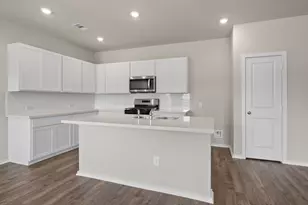 6718 Pebble Blf Ct, Cove, TX 77523 - Photo 3