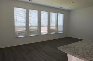 562 Dry Fork Ln, Conroe, TX 77304 - Photo 3