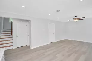 8595 Parkway Dr, Houston, TX 77088 - Photo 11