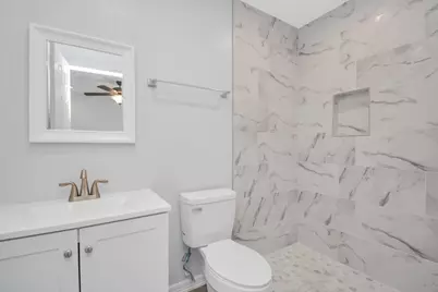 8595 Parkway Dr #B, Houston, TX 77088 - Photo 15