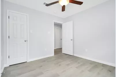 8595 Parkway Dr #B, Houston, TX 77088 - Photo 21