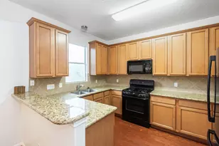 1424 W 24th St, Houston, TX 77008 - Photo 5