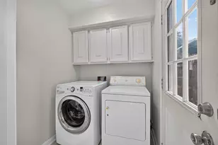 8101 Amelia Rd, Houston, TX 77055 - Photo 21