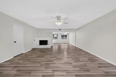 8101 Amelia Road #401D, Houston, TX 77055 - Photo 17