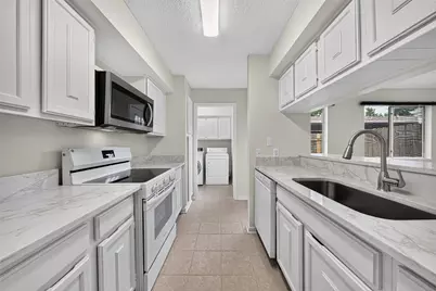 8101 Amelia Road #401D, Houston, TX 77055 - Photo 3