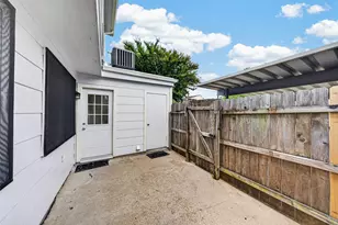 8101 Amelia Rd, Houston, TX 77055 - Photo 41