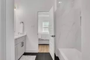 8412 Vera Lou St, Houston, TX 77051 - Photo 19