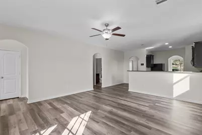 2215 Manta Way, Texas City, TX 77568 - Photo 9