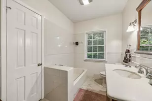 26 W Rivercrest Dr, Houston, TX 77042 - Photo 17
