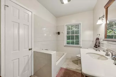 26 W Rivercrest Drive, Houston, TX 77042 - Photo 17