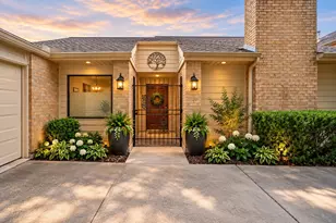 1034 Coachlight Dr, Houston, TX 77077 - Photo 5