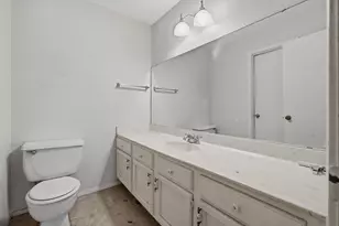 9582 Windswept Ln, Houston, TX 77063 - Photo 9