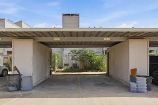 9582 Windswept Ln, Houston, TX 77063 - Photo 15