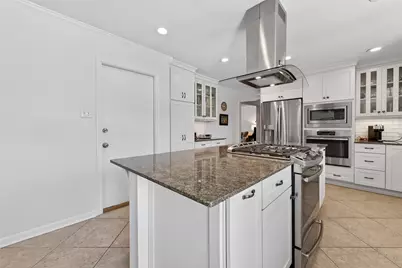 4325 Willowbend Boulevard, Houston, TX 77035 - Photo 15