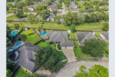 1207 Shadowbend Street, Pearland, TX 77581 - Photo 41