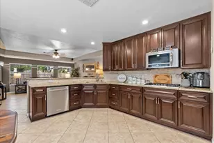 1207 Shadowbend St, Pearland, TX 77581 - Photo 11