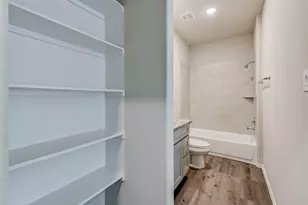 409 E Avenue G, Conroe, TX 77301 - Photo 17