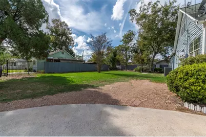 4303 Castor Na Street, Houston, TX 77022 - Photo 3