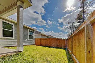 15419 Maple Ter Dr, Conroe, TX 77303 - Photo 17