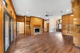 15935 Parkchester Dr, Houston, TX 77062 - Photo 5