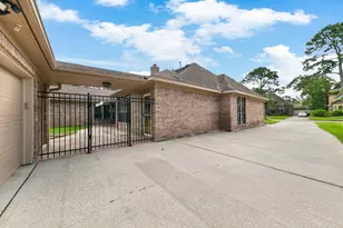 15935 Parkchester Dr, Houston, TX 77062 - Photo 21