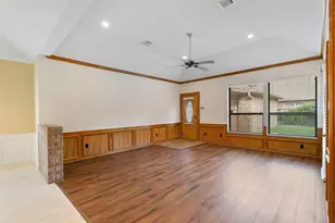 15935 Parkchester Dr, Houston, TX 77062 - Photo 7