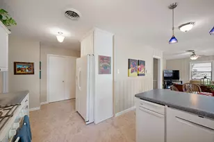 3106 Gannett St, Houston, TX 77025 - Photo 9