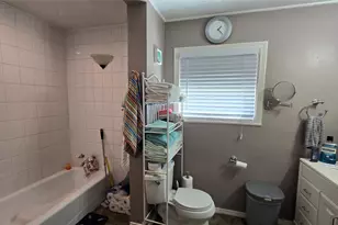 2901 N Houston Dr, La Marque, TX 77568 - Photo 13