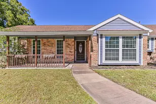 1813 Meadowview Dr, Alvin, TX 77511 - Photo 1