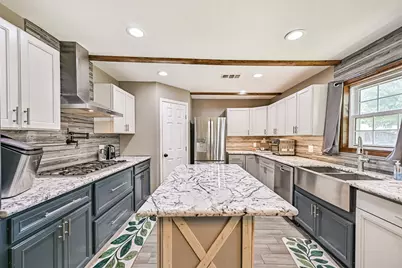 1813 Meadowview Drive, Alvin, TX 77511 - Photo 23