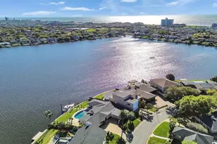 2882 Dominique Dr, Galveston, TX 77551 - Photo 3