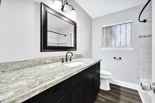 12106 Panay Dr, Houston, TX 77048 - Photo 11