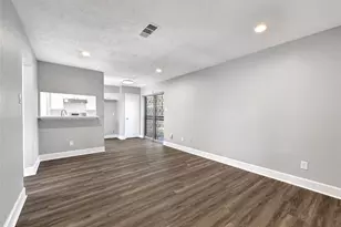 12106 Panay Dr, Houston, TX 77048 - Photo 7