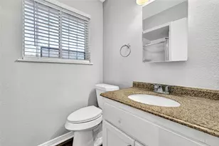 12106 Panay Dr, Houston, TX 77048 - Photo 15