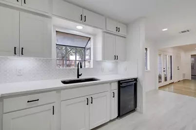 5530 Lincrest Lane, Houston, TX 77056 - Photo 7