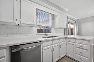 1221 Cedar Post Lane #4B, Houston, TX 77055 - Photo 7