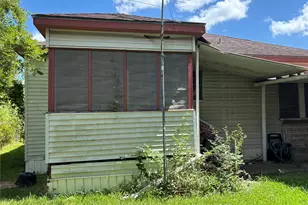 6215 Gay St, Houston, TX 77022 - Photo 3