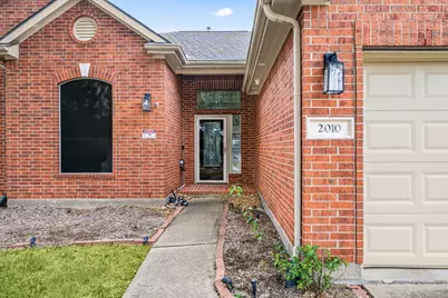 2010 Lincoln Crest Way, Sugar Land, TX 77498 - Photo 5