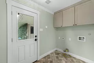 10211 Candlewood Dr, Houston, TX 77042 - Photo 29