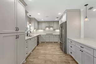 10211 Candlewood Dr, Houston, TX 77042 - Photo 13