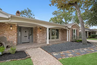 10211 Candlewood Drive, Houston, TX 77042 - Photo 3