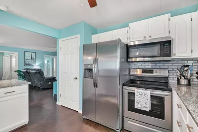 1404 Pickney Avenue, Port Bolivar, TX 77650 - Photo 9